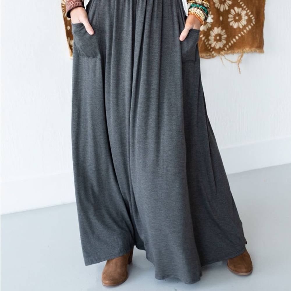 THE PERFECT POCKETED MAXI SKIRT, worn once, too big for me